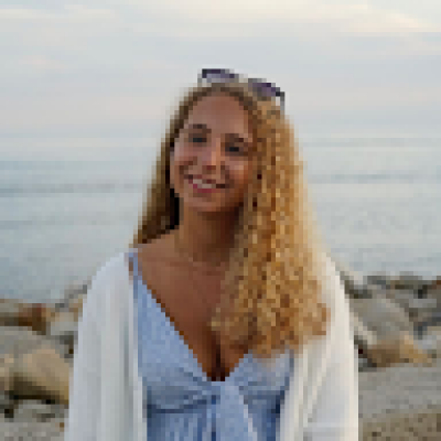 Sara is looking for a Room / Studio / Apartment / Rental Property in Den Haag